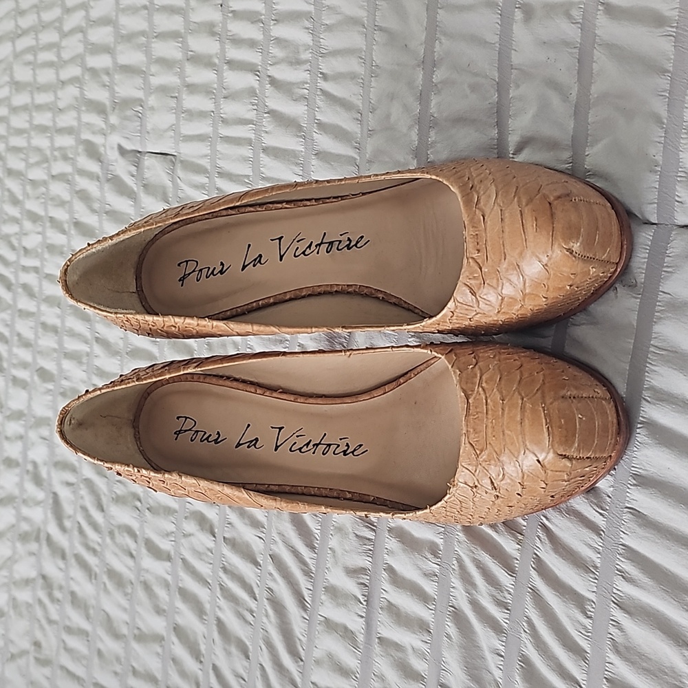 Nude snake skin texture heels